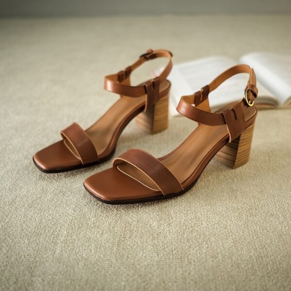 Retro Wood Thick High Heels Buckle Shoes - Image 4