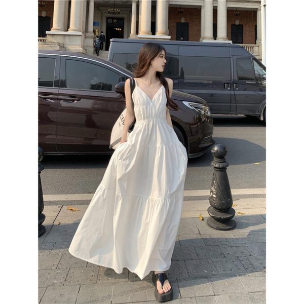 Sexy Sleeveless Dresses New Women's Bohemian Style Fashion Elegant Suspender White Dress Women with V-Neck Large Swing Skirt