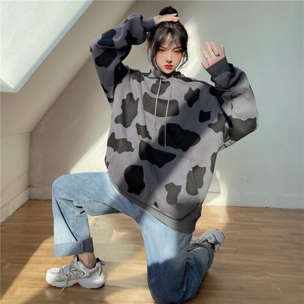 Cow Print Long-Sleeved Hooded Pullover Sweatshirt - Image 20