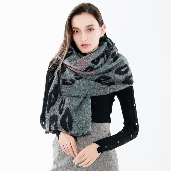 Ethnic Style Leopard Woolen Blending Warm Breathable Sunscreen Scarf - Image 4