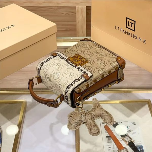 Casual Interior Slot Pocket single shoulder mobile phone small square bag - Image 4