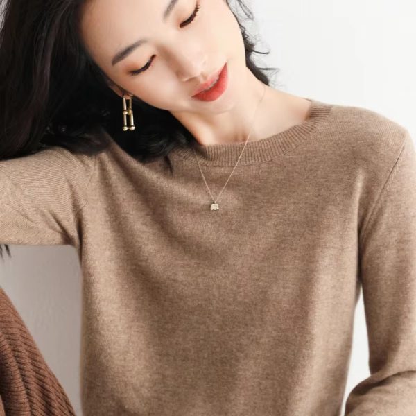 Classic Style Cashmere Round neck Long Sleeve Wool Sweater - Image 4