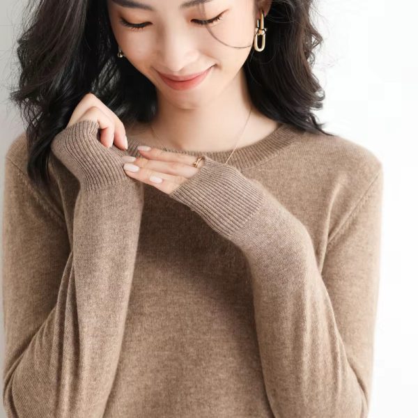 Classic Style Cashmere Round neck Long Sleeve Wool Sweater - Image 3