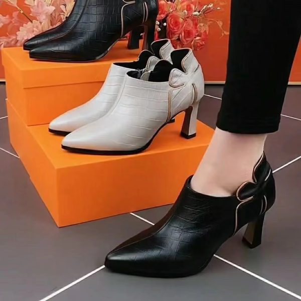 Deep Mouth Solid Color All-match Pointed Side Zipper Leather Shoes - Image 4