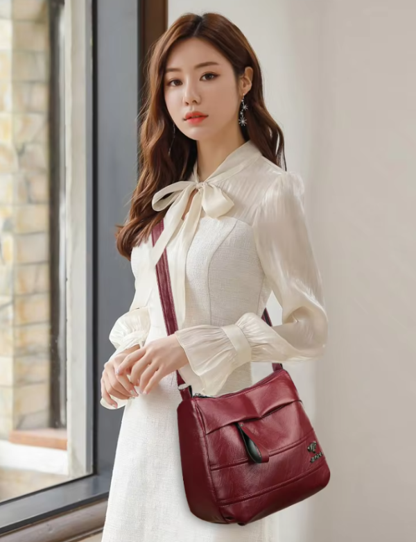 Elegant Leather One Shoulder Shopping Sheepskin grain Beautiful Crossbody Bag