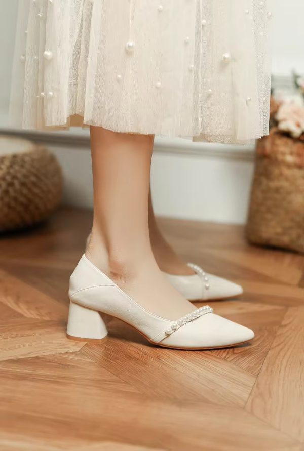 Pearl Pattern Shallow With Medium Heels Pointed Toe Bride Shoe