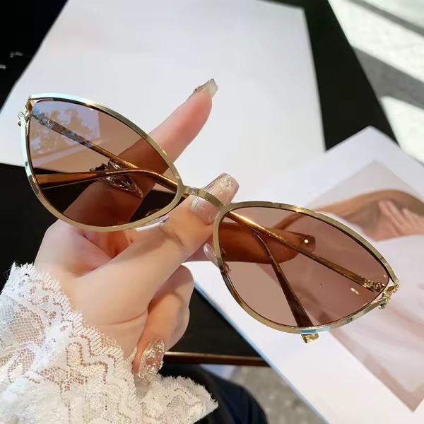 Trendy Alloy Gradient Anti-reflective Vintage Vacation Cat Eye Sunglasses - Image 8