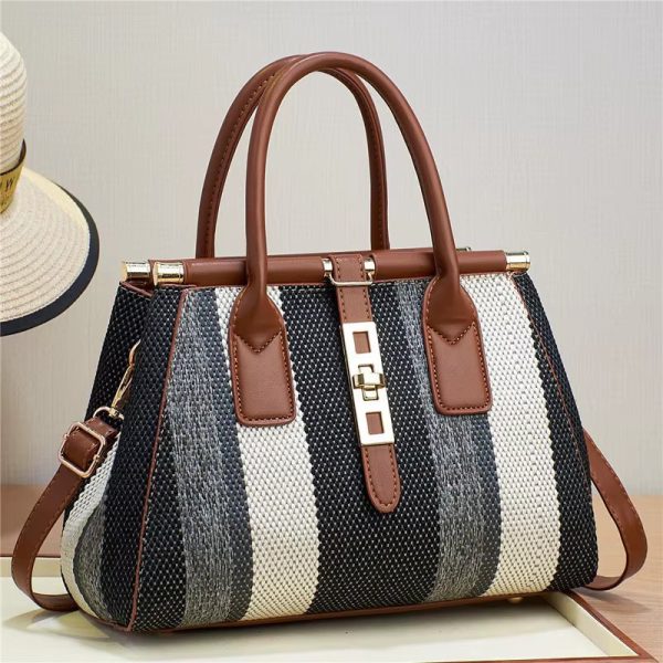 Classics versatile one-shoulder high-end niche large-capacity embossed braided textures crossbody bags - Image 2