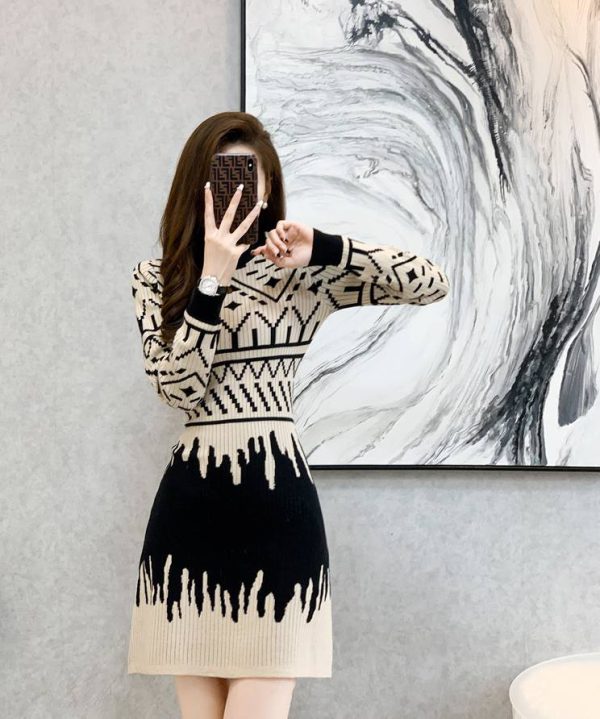 Elegant Geometric Pattern Knitted Slim Fit Sweater Dress - Image 3