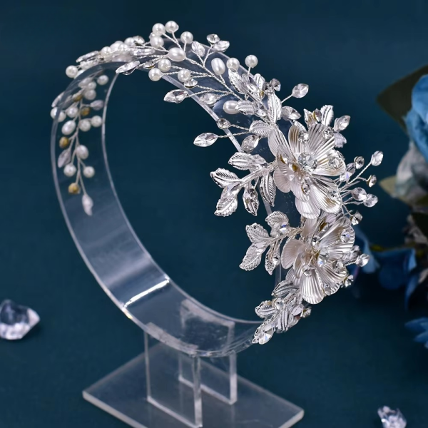 Elegant Pearls Bride Alloy Flower Wedding Headband with Comb - Image 3