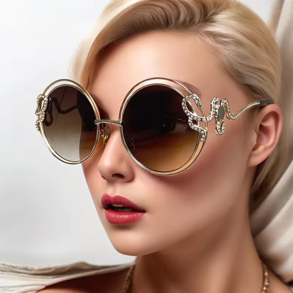 Vintage Round Metal Hollow Frame Gradient Retro Outdoor Sunglasses - Image 3