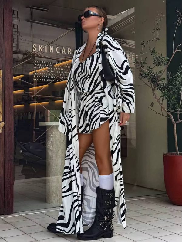 Elegant Long Sleeve Robes And Tank Top With High Waist Shorts Loose Stripe Print 2 Piece Set - Image 2