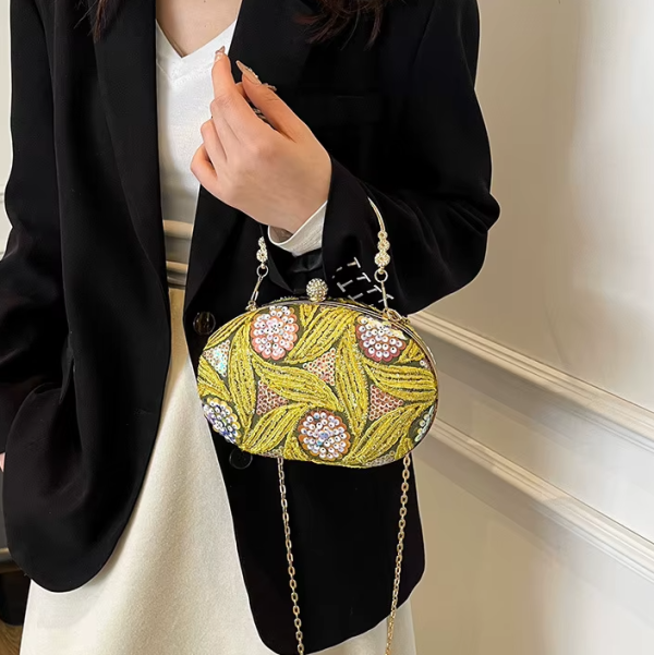 Trendy Sequin Beading Hand-Held Dinner Crossbody Chain Bag - Image 9