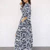 Casual Half-Sleeve Side Slit Floral Printed V-Neck Maxi Dress - Image 4