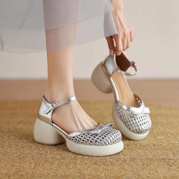 Butterfly-knot Straw Weaving Round Toe Thick Bottom Breathable Sandals - Image 9