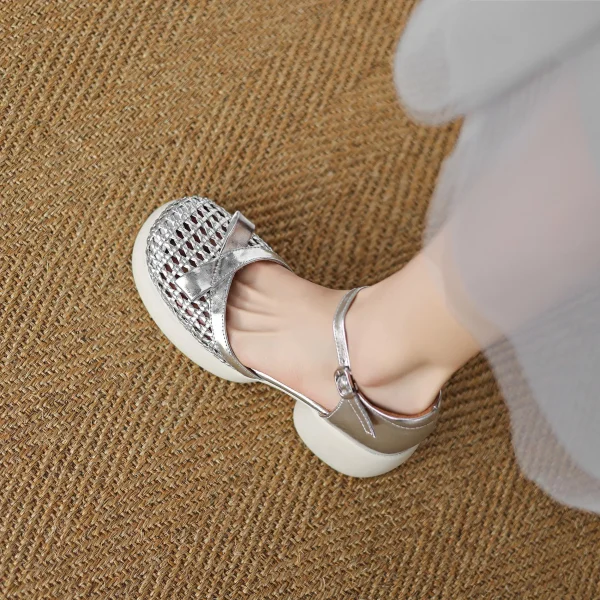 Butterfly-knot Straw Weaving Round Toe Thick Bottom Breathable Sandals - Image 10
