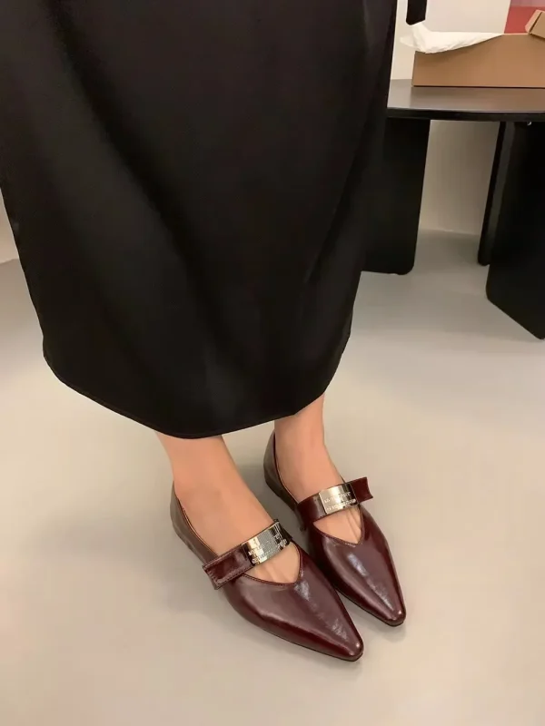 Casual Buckle Design Fine Plaid Leather Retro Pointed Toe Low-Heeled Shoes