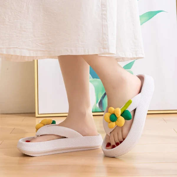 Casual Handmade Flower Soft-Bottom Cloud Beach Style Flip-flops Slippers - Image 11
