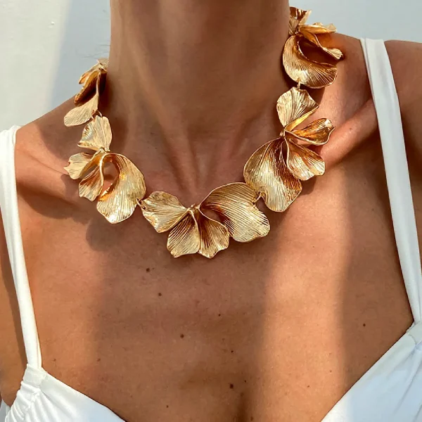 Casual Punk Irregular Petals Flower Chain Metal Steampunk Choker Necklace