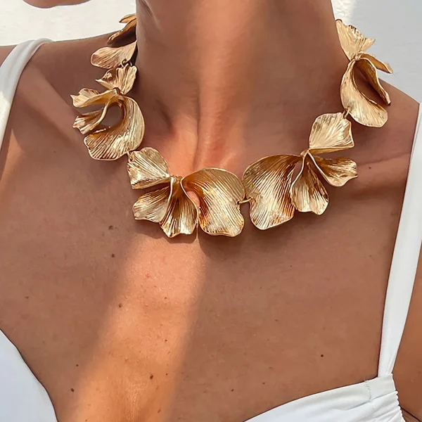 Casual Punk Irregular Petals Flower Chain Metal Steampunk Choker Necklace - Image 3