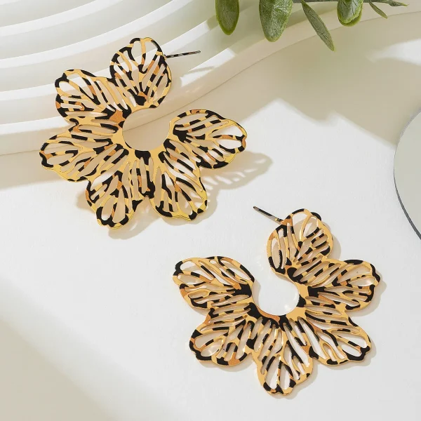Classic Exaggerated Hollow Leopard Stud Personality Chic Gold Flower Leaf Ring Earring - Image 2