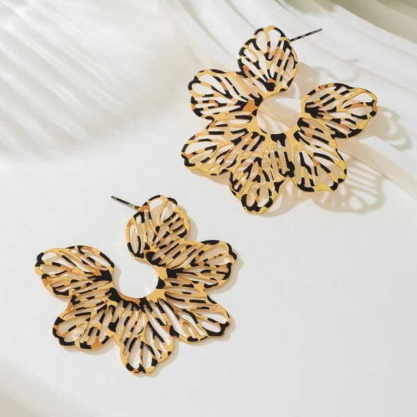 Classic Exaggerated Hollow Leopard Stud Personality Chic Gold Flower Leaf Ring Earring - Image 3
