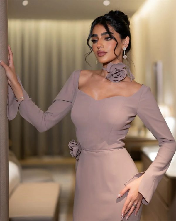 Customized Intricate Elegant Applique Flower Pleat Off-shoulder Full Sleeve Dresses - Image 3