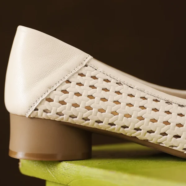 Elegant Hollow-out Sheepskin Patchwork Slip-on Breathable Thick Low Heel Pumps - Image 15