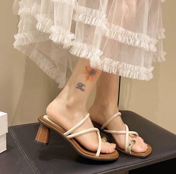 Elegant Rubber Metal Clip Toe Pull On Thick Square Heels Slide Sandal - Image 3