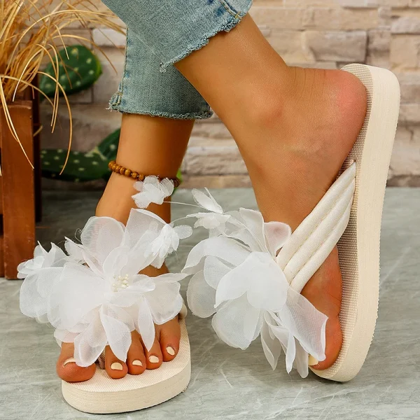 Flower EVA Sole Lightweight Flat Comfortable Beach Style Flip Flops Slippers - Image 2