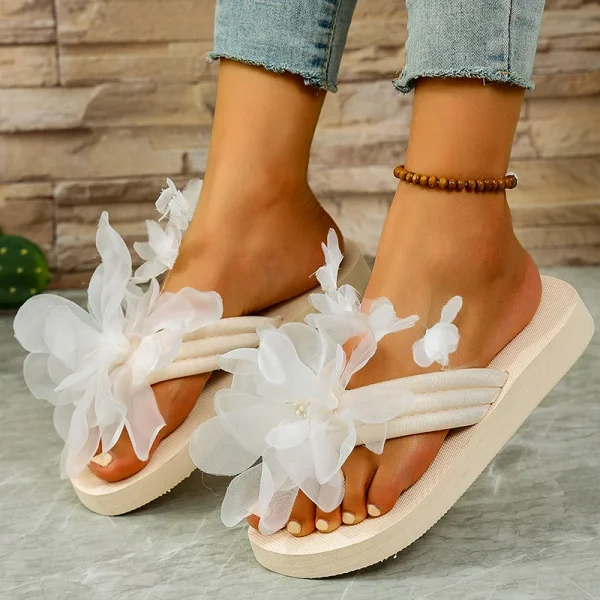 Flower EVA Sole Lightweight Flat Comfortable Beach Style Flip Flops Slippers - Image 3