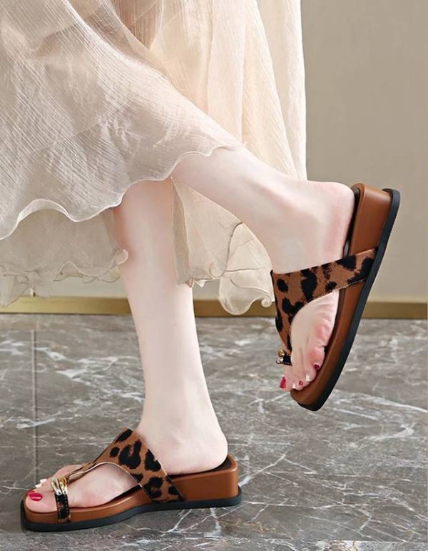Casual Leather Flip Flops Wedge Walking Ring Toe Outdoor Beach Style Slippers - Image 2