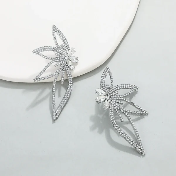 Luxury Push-back with Full Rhinestones Inlaid Maple Leaf Shape Stud Big Earrings - Image 3