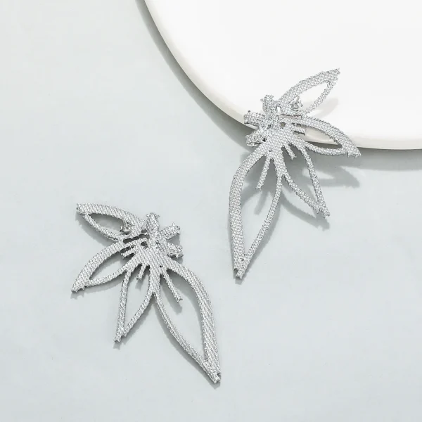 Luxury Push-back with Full Rhinestones Inlaid Maple Leaf Shape Stud Big Earrings - Image 5