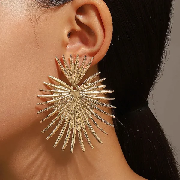 Retro Exaggerated Fan-shaped Tassel Geometric Heart-shaped Temperament Earrings