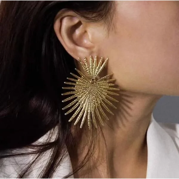 Retro Exaggerated Fan-shaped Tassel Geometric Heart-shaped Temperament Earrings - Image 2