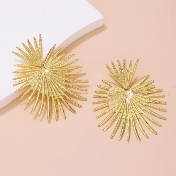 Retro Exaggerated Fan-shaped Tassel Geometric Heart-shaped Temperament Earrings - Image 3