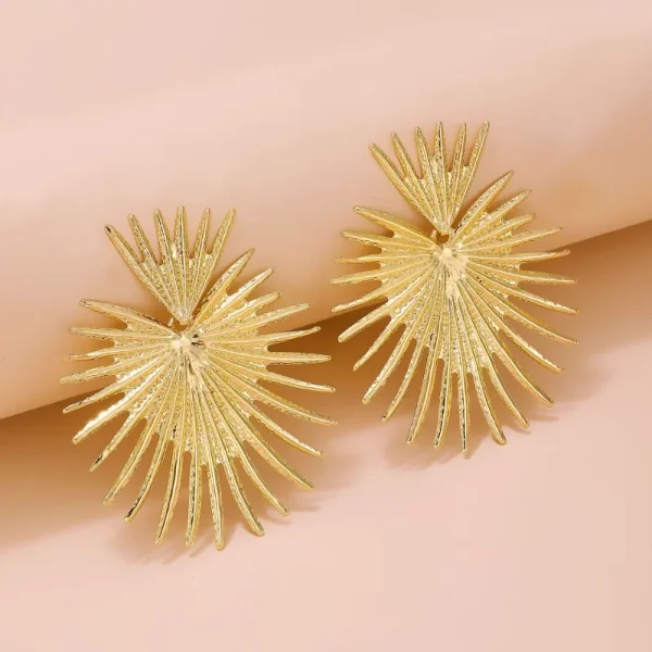Retro Exaggerated Fan-shaped Tassel Geometric Heart-shaped Temperament Earrings - Image 4
