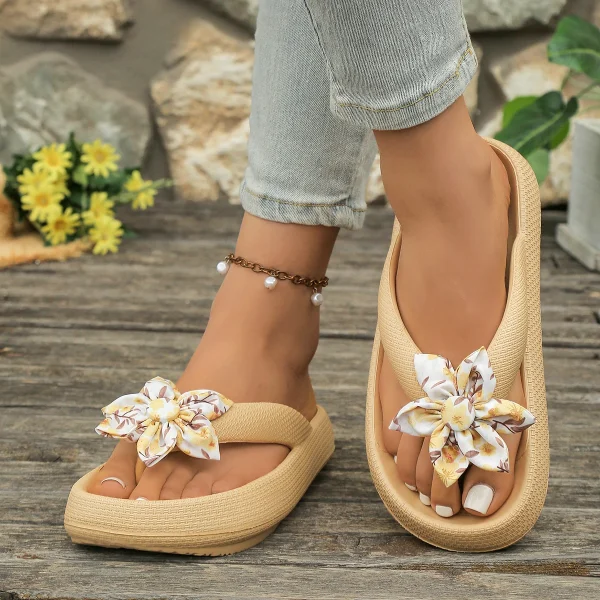 Sweet Comfort Soft Petal Flower Pattern Flip-Flop Beach Style Daily Walking Slippers - Image 3