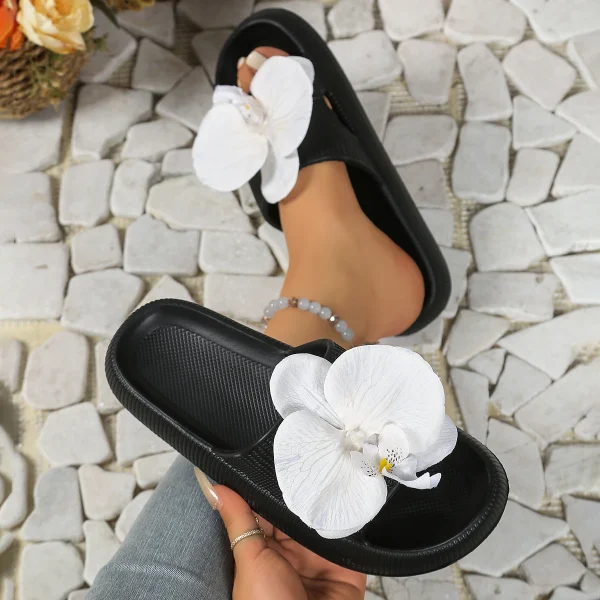 Sweet Flower Versatile Comfort Soft Flat Thick Sole Beach Style Slippers - Image 2