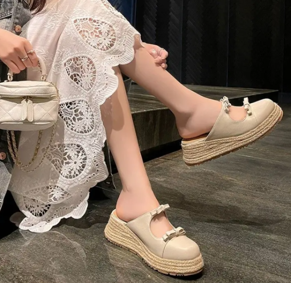 Versatile Decorative Straw Thick-Soled Mules Wedge Heels Sandals - Image 6