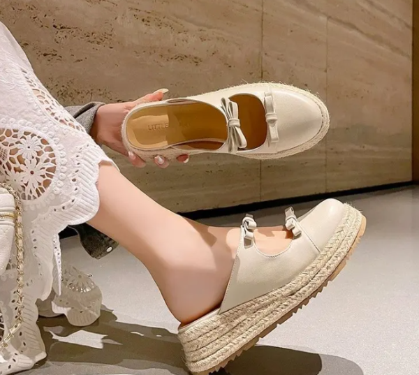 Versatile Decorative Straw Thick-Soled Mules Wedge Heels Sandals - Image 8