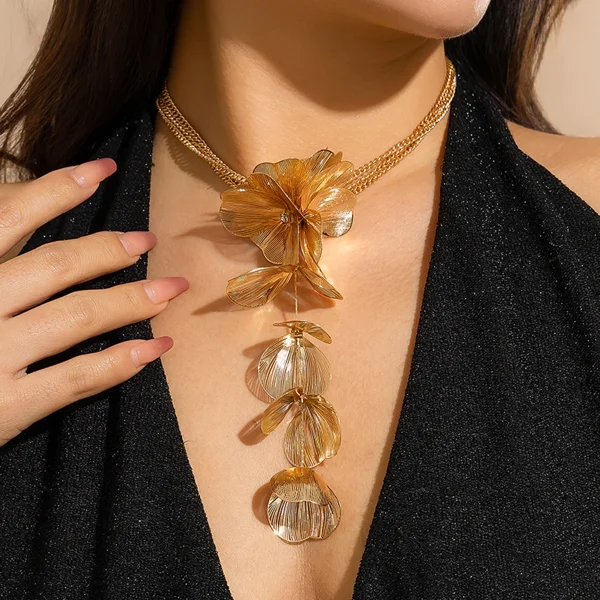 Boho Metal Wire Ginkgo Leaf Multi Layer Metal Chain Choker Pendant Necklace - Image 2