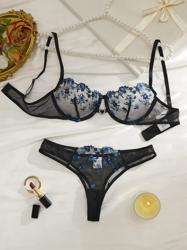 Casual Embroidered Stamen Semi Transparent Heart-Shaped Design Suitable