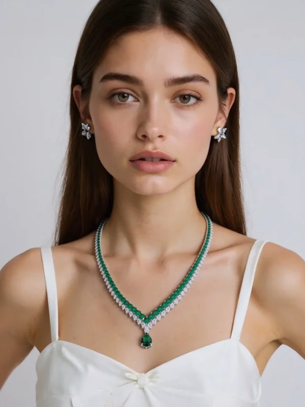 Classic Cubic Zirconia Vintage Emerald Zircon High-End Party Collarbone Water Drop Necklace