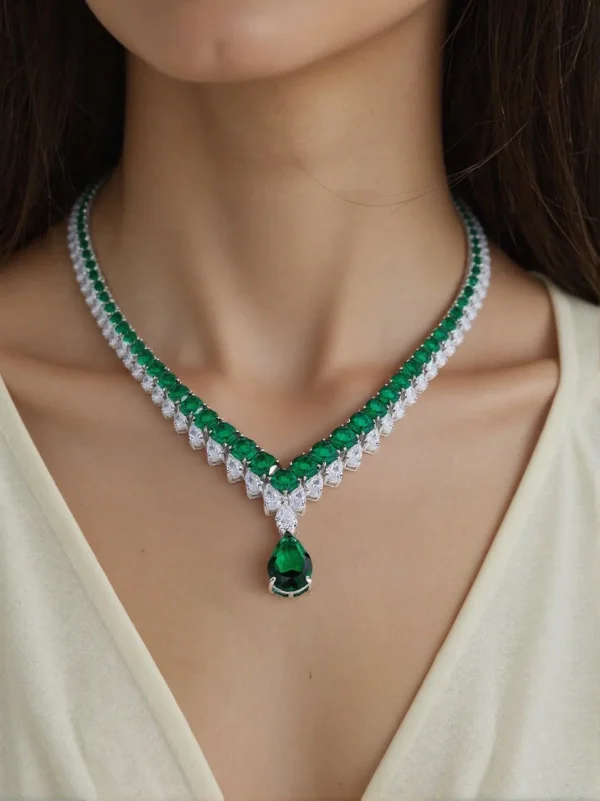 Classic Cubic Zirconia Vintage Emerald Zircon High-End Party Collarbone Water Drop Necklace - Image 2