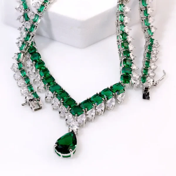 Classic Cubic Zirconia Vintage Emerald Zircon High-End Party Collarbone Water Drop Necklace - Image 6