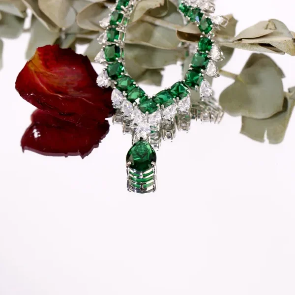 Classic Cubic Zirconia Vintage Emerald Zircon High-End Party Collarbone Water Drop Necklace - Image 7