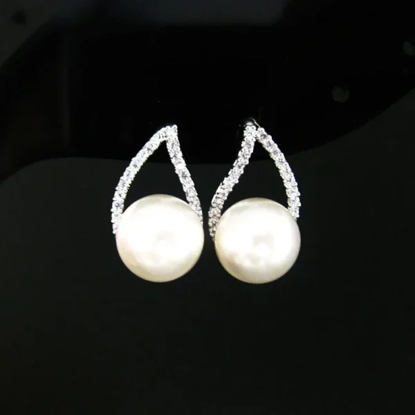 Classic Geometric Teardrop Shaped With Simulated Pearl Temperament Stud Earrings - Image 3