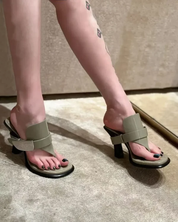 Formal Designer Clip Toe Chunky Flip Flops High Heels Sandals - Image 2